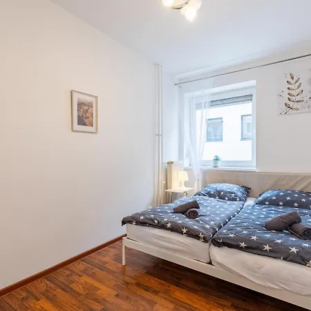 Cityserenity Rustic דירה